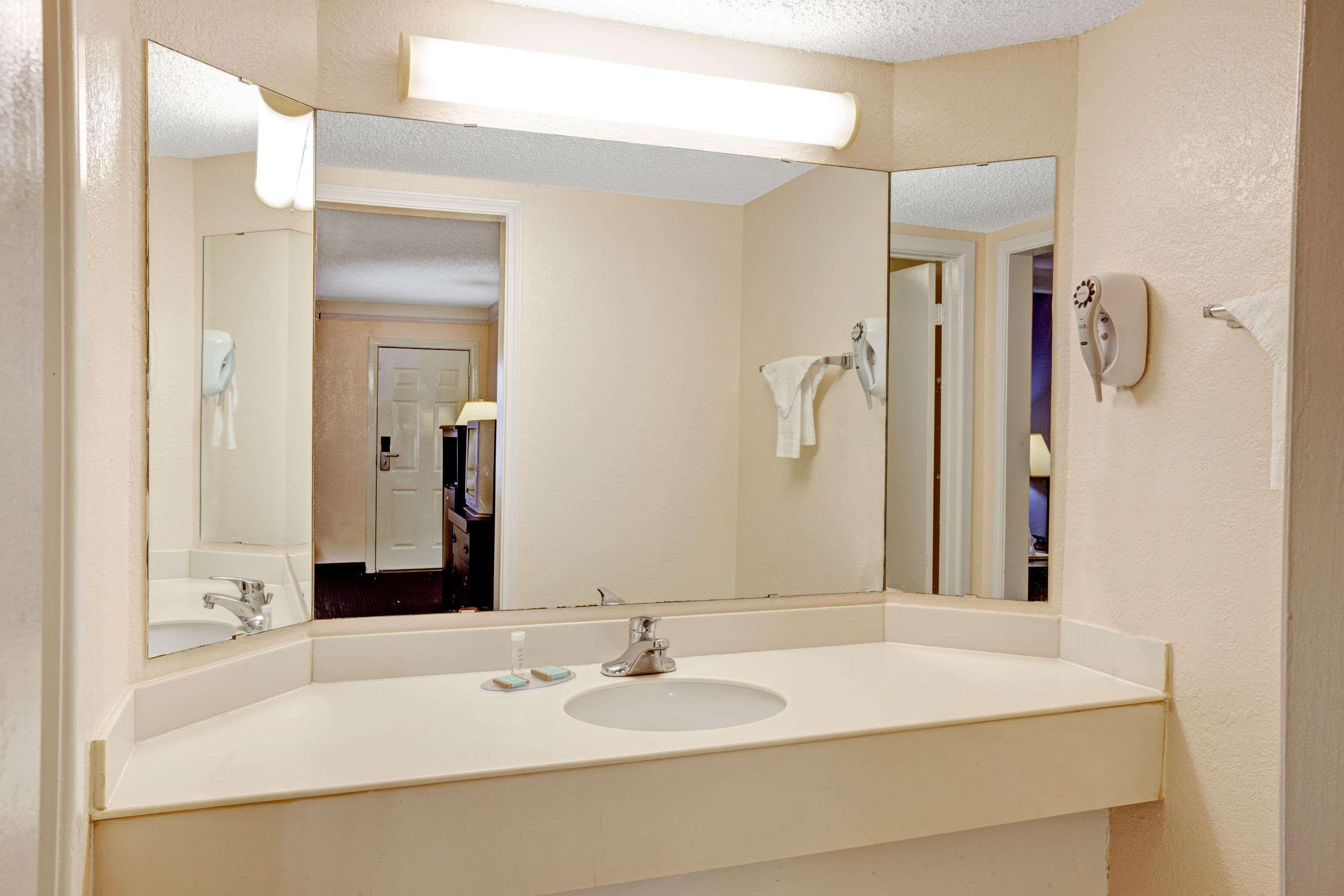 Travelodge By Wyndham North Richland Hills/Dallas/Ft Worth Eksteriør bilde